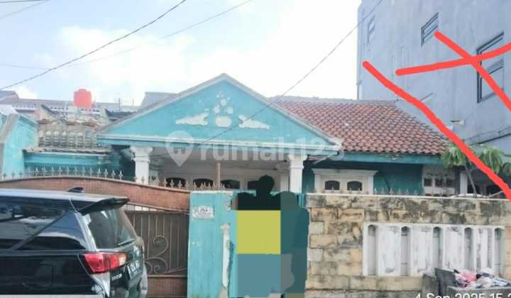 Bonus Land with Building, Strategically Located by the Main Road in Kemayoran Area, Central Jakarta.