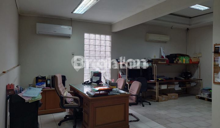 House can be used for business on Satria Raya Street, Pulogadung, East Jakarta. 2