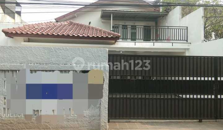 2-Story Luxury House in Kemang Area, Near Brawijaya Hospital 2-Story Luxury House in Kemang Area, Near Brawijaya Hospital