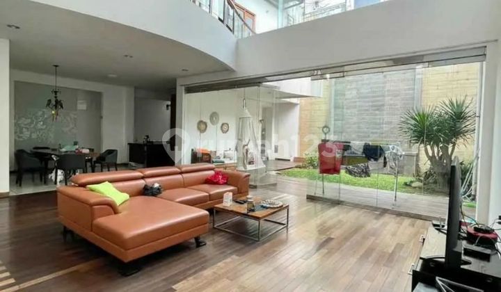 Rumah Lux di Area Utara Bandung yang Sejuk 2