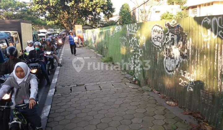 Land on the main road Jl Soekarno Hatta, Bandung City, next to Uninus.