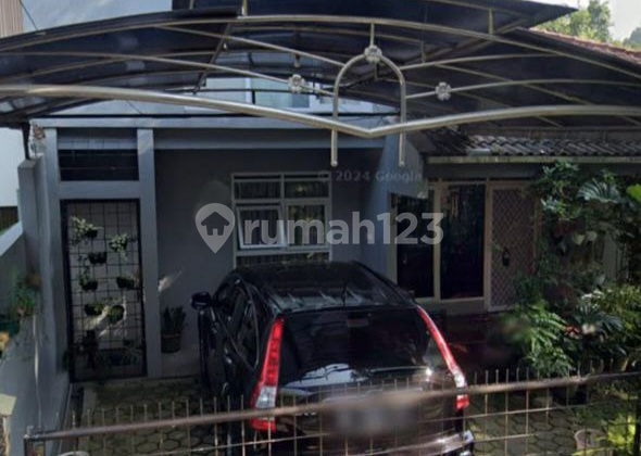 Murah!! Rumah dengan Tanah Luas di Area Setiabudi Dekat Upi