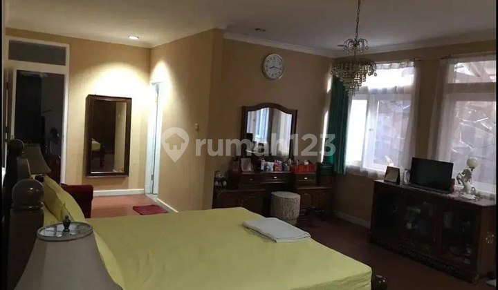 Rumah dengan Taman Luas di Area Sarijadi Gegerkalong Akses Tol Pasteur 2