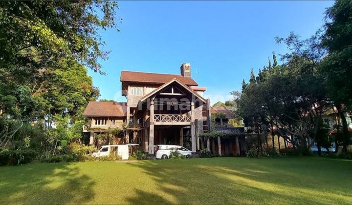 Villa Cantik View Bagus Halaman Luas Di Lembang