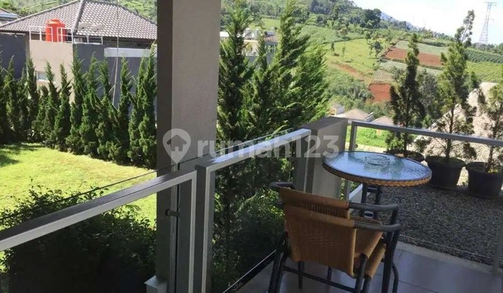 Rumah Mewah dengan Tanah Sangat Luas di Area Dago Resort Bandung 2