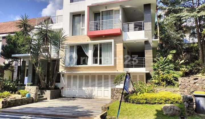 Full Furnished!! Rumah Villa Mewah di Kawasan Dago Bandung Full Furnished!! Rumah Villa Mewah di Kawasan Dago Bandung