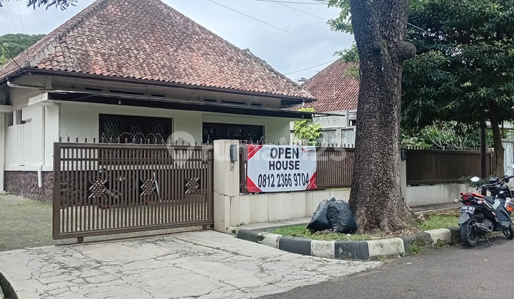 Open House! Rumah Antik Belanda di Area Jl Riau Kota Bandung Open House! Rumah Antik Belanda di Area Jl Riau Kota Bandung