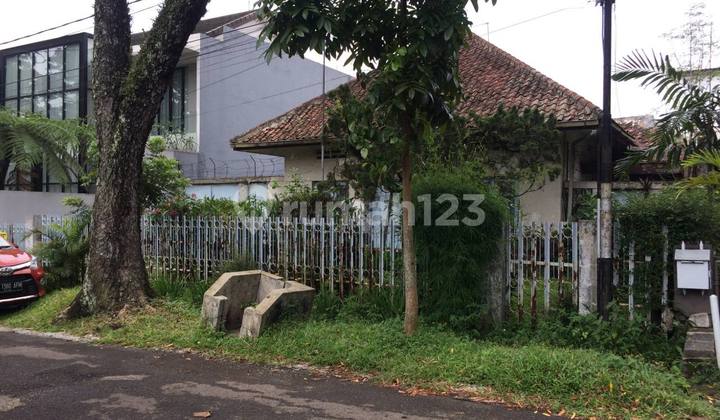 Rumah Belanda Di Sayap Jl. Riau Kota Bandung Dekat Taman Pramuka Rumah Belanda Di Sayap Jl. Riau Kota Bandung Dekat Taman Pramuka