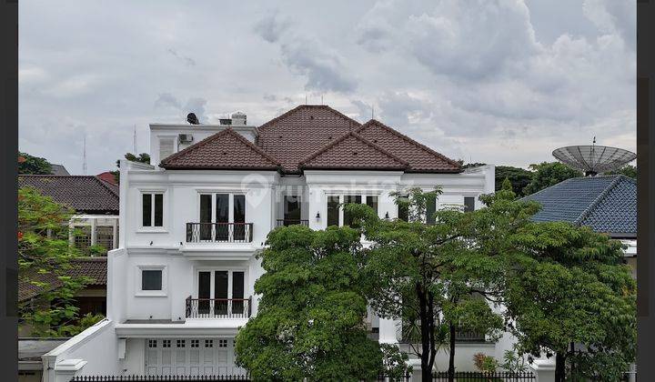 Rumah Mewah Full Renov Intercon Jakarta Barat Dijual 1