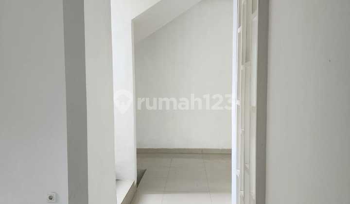 For Rent Semi-Furnished House in Alicante Paramount Gading Serpong Tangerang 2
