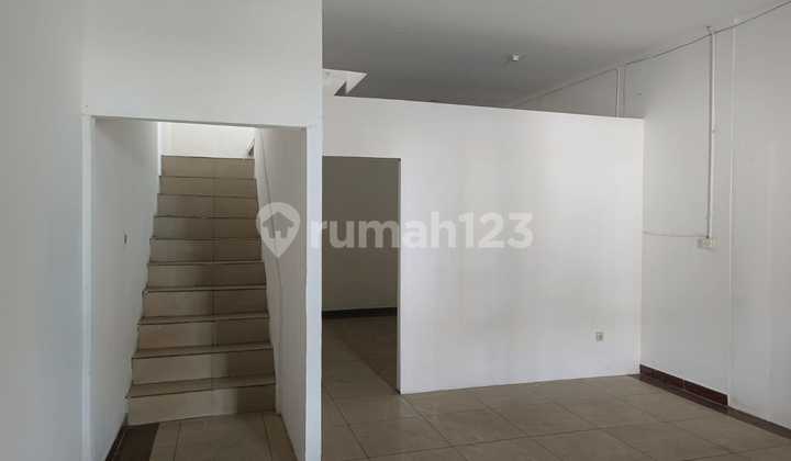 For Rent 3-Story Shop House in Viktor, South Tangerang 2