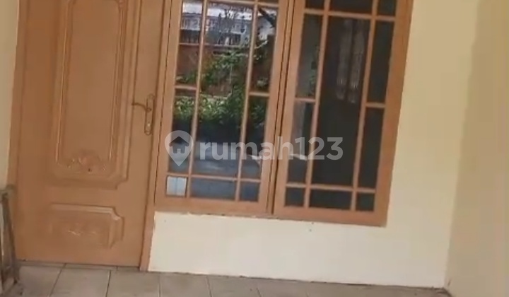 For Rent: Commercial Space in Cilenggang Near BSD City Serpong Toll Gate, South Tangerang For Rent: Commercial Space in Cilenggang Near BSD City Serpong Toll Gate, South Tangerang