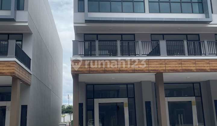 Di Sewakan Ruko Hoek Baru Cluster Crystal di Summarecon Bekasi