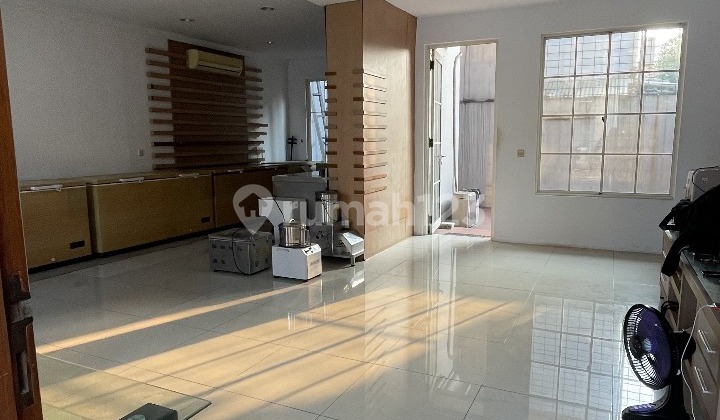 Di Jual Rumah Semi Furnished Di Cluster Taman Spain Lippo Karawaci Tangerang