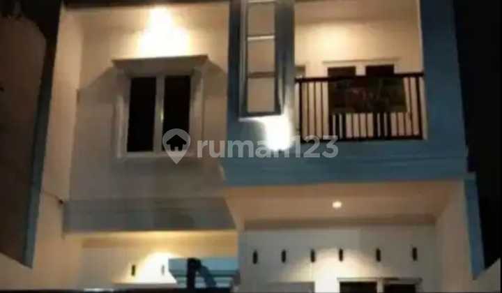Rumah Cantik 2 Lantai Siap Huni Lokasi Strategis