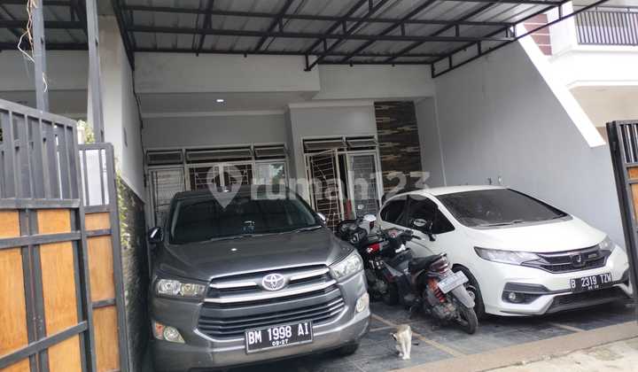 Di Jual Rumah Strategis 2 Lantai Di Jatiwaringin Di Jual Rumah Strategis 2 Lantai Di Jatiwaringin