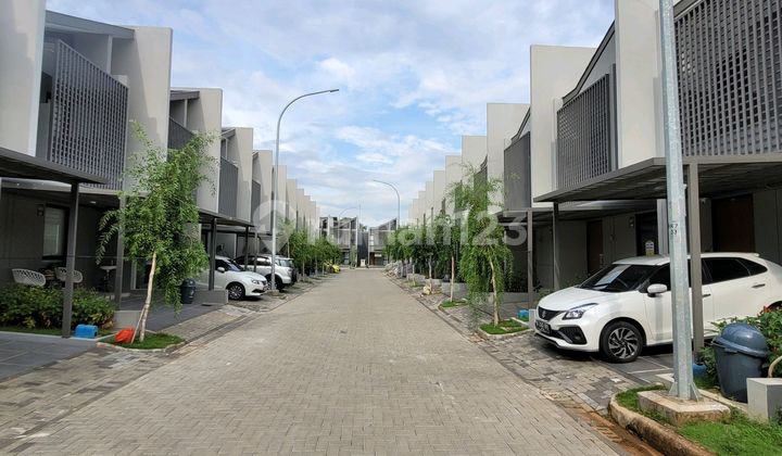 Dijual Cepat Rumah 2 Lantai Lokasi Strategis Siap Huni Di Lingkungan Yang Nyaman  2