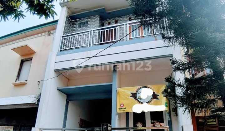 Rumah 3 Lantai Dekat Stasiun Krl Commuter Line