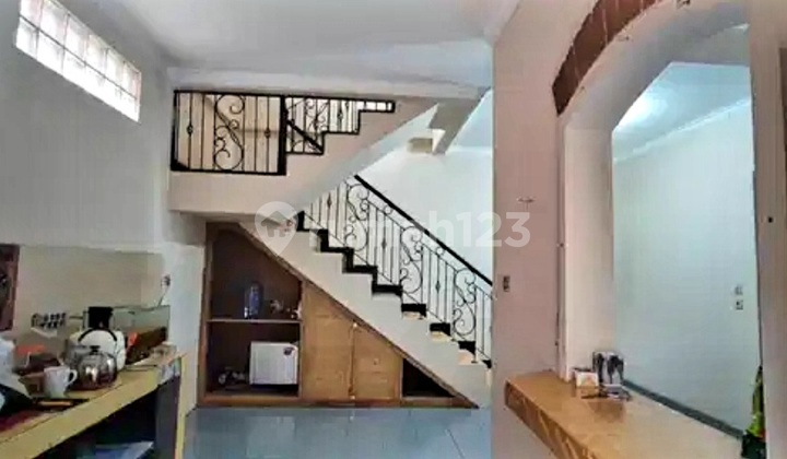 For Sale Well-Maintained Ready-to-Occupy House in Suryalaya Cijagra Buah Batu