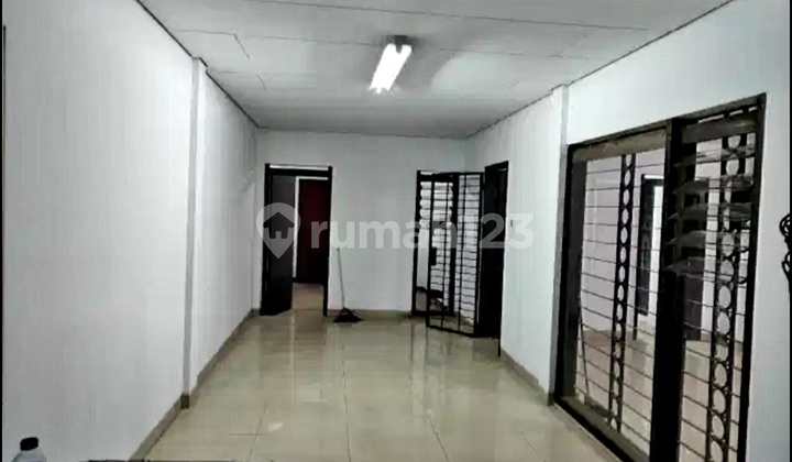 Disewakan Rumah Bisa Jadi Kantor Strategis Dekat Ke Pasar Kosambi 2