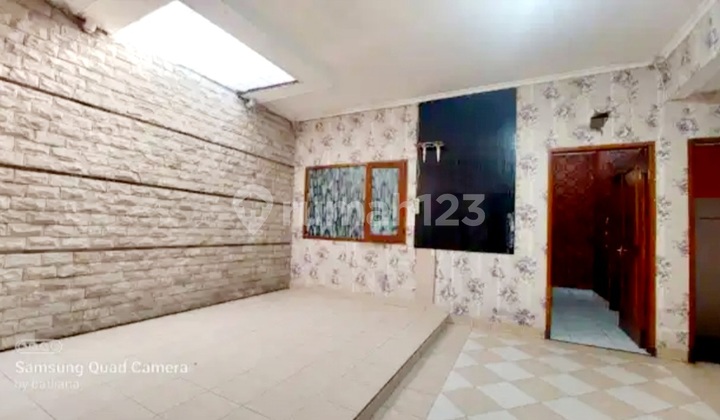 For Rent, House Suitable for Office, Strategic Location, Istana Regency Pasteur. 2