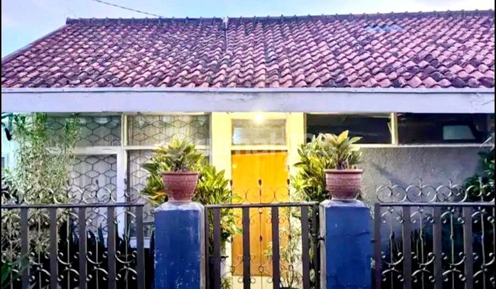 Well-Maintained House in Strategic Campus Area, Sangkuriang Dago Coblong Well-Maintained House in Strategic Campus Area, Sangkuriang Dago Coblong