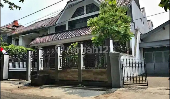 Dijual Rumah Mewah Kokoh Siap Huni Strategis di Cikutra Pahlawan Dijual Rumah Mewah Kokoh Siap Huni Strategis di Cikutra Pahlawan
