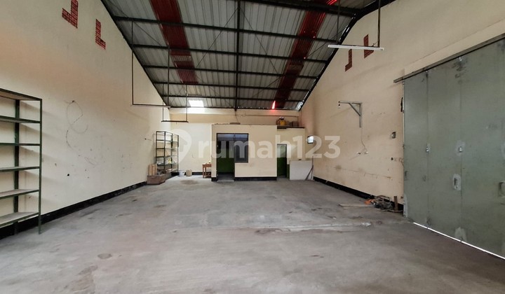 For Sale Lease Well-Maintained Warehouse Ready to Occupy Gunung Batu Pasteur Area