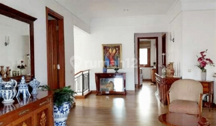 Rumah Mewah Terawat Siap Huni Area Elite di Komplek Batununggal