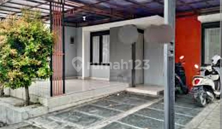 Spacious Well-Maintained House Ready to Occupying Strategically Located in Jingga Ciwastra 2