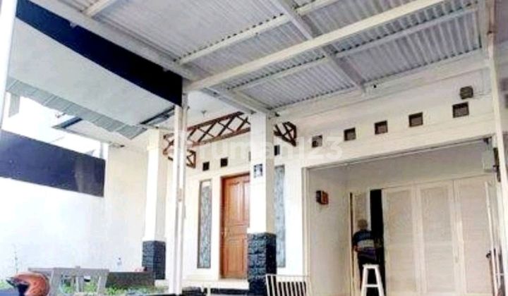 For Rent, House Suitable for Office, Strategic Location, Istana Regency Pasteur. For Rent, House Suitable for Office, Strategic Location, Istana Regency Pasteur.