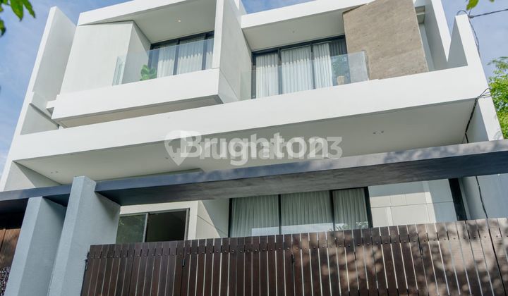 BRAND NEW VILLA IN ULUWATU – ROOFTOP OCEAN VIEW, QUIET BREEZY UNGASAN, WITH THE FINEST FURNITURE BRAND NEW VILLA IN ULUWATU – ROOFTOP OCEAN VIEW, QUIET BREEZY UNGASAN, WITH THE FINEST FURNITURE