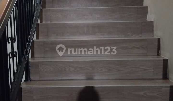 FOR SALE Boarding House 16 Rooms in Lebak Bulus, South Jakarta FOR SALE Boarding House 16 Rooms in Lebak Bulus, South Jakarta