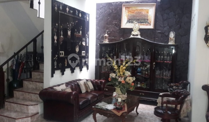 Strategic House In The City Center 2