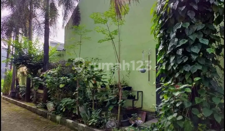 Rumah 2 Lantai Siap Huni Super Nyaman , Harga Sangat Bagus  2