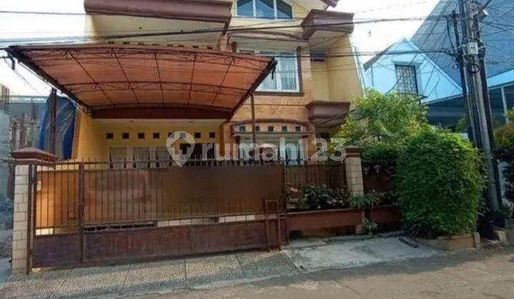 Own a 3-Story Furnished, Ready-to-Live-In House in Kelapa Gading 2