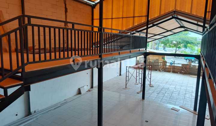 For Lease, 2,600 m² Warehouse Equipped With 6 Staff Rooms in West Denpasar Bali, Suitable for Cargo Warehouse, Representative Office, Storage Warehouse, Sales Canvas Warehouse.