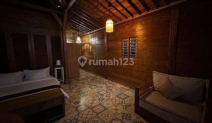 1 Bedroom Villa With Traditional Nuances. The Villa Is Designed In A Classic Joglo Style, With A High and Spacious Roof, and Simple Yet Elegant Decor. 1