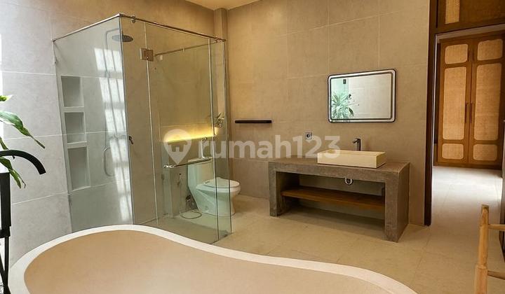 For Sale Freehoold Villa Dude, Stunning 4Br Villa In Blahbatu, Gianyar Just Away From Hustling And Bustling.