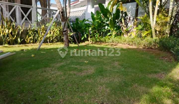 For Lease, Gorgeous 3Br Wooden Villa in Pererenan with Huge Grass Area