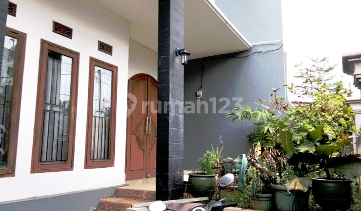 Rumah 2,5 Lantai Dalam Perumahan di Ciputat, Tangerang Selatan