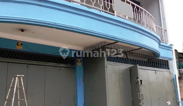 Ruko 3 Lantai Dekat Gerbang Toll, Stasiun, dan S P B U di Ciputat