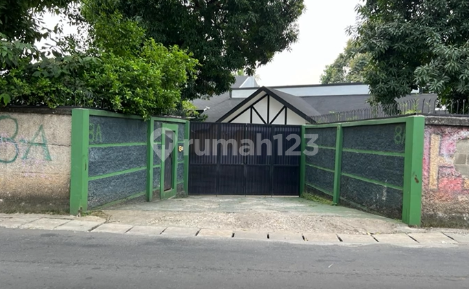 Rumah dengan Gedung Serbaguna dan Rumah ART di Ciputat Timur 2