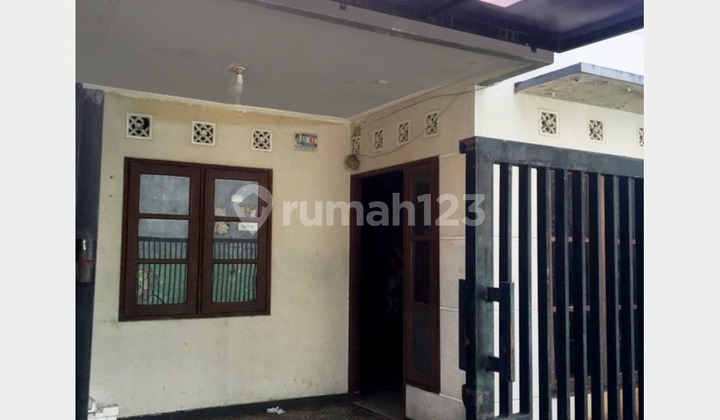 Minimalist One-Story House in Pondok Aren, South Tangerang 2