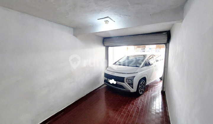 Rumah Sewa di Tebet, Hanya 1 KM ke Gerbang Toll Rumah Sewa di Tebet, Hanya 1 KM ke Gerbang Toll