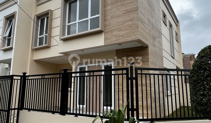Rumah Hook (Brand New) di Gading Serpong Sektor Rumah Hook (Brand New) di Gading Serpong Sektor