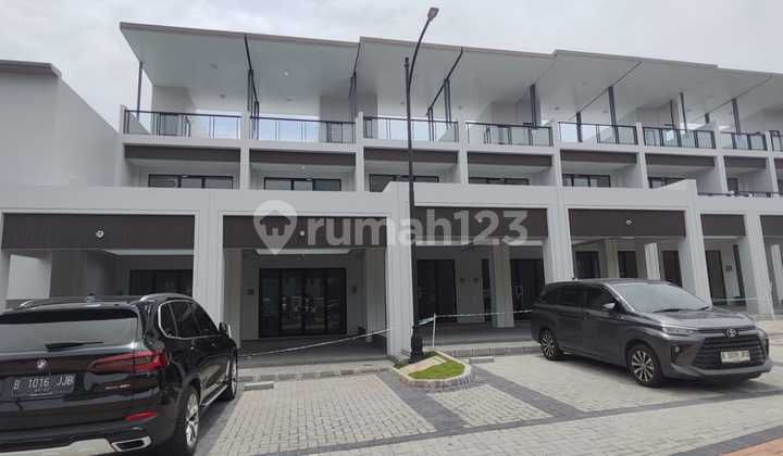 For Rent: Sorento 3-Story Shop House on the Side of Gading Serpong Road. For Rent: Sorento 3-Story Shop House on the Side of Gading Serpong Road.