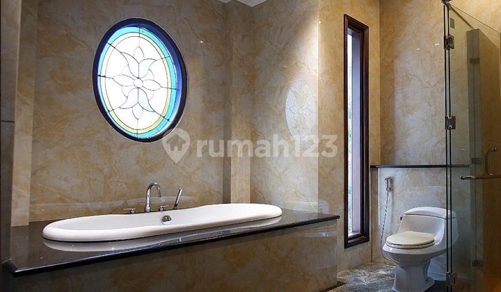 *FOR SALE, BURUAN LAGI TURUN HARGA*  Jual Rumah Mewah Lokasi Strategis di Perumahan Lebak Bulus Jaksel 2