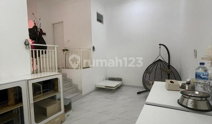 Rumah Besar Modern Semi Furnished di Villa Inti Persada Pamulang 2