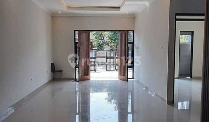 Rumah Nyaman 2 Lantai Hadap Timur HGB di Bsd Griya Loka Rumah Nyaman 2 Lantai Hadap Timur HGB di Bsd Griya Loka